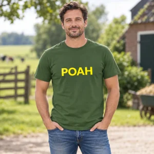 T-Shirt POAH Groen met gele tekst – sfeerbeeld