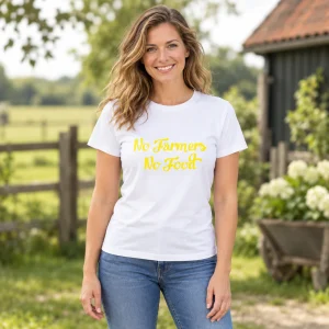 T-Shirt No Farmers No Food Wit met gele tekst – sfeerbeeld