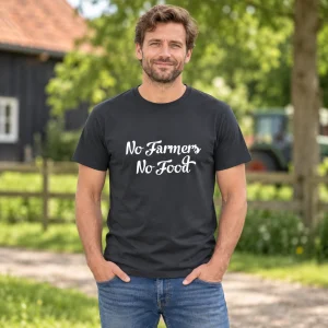 T-Shirt No Farmers No Food Zwart met witte tekst – sfeerbeeld